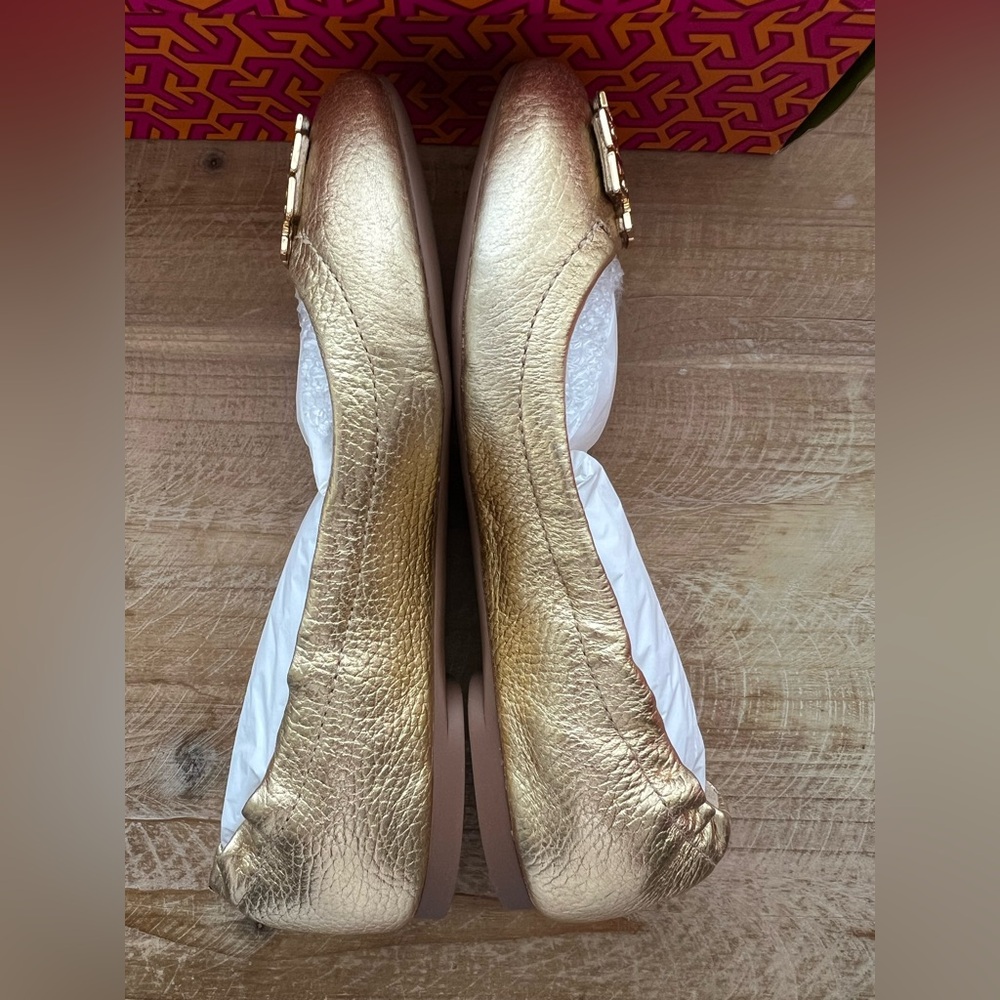 Tory Burch Melinda Ballet Flat In Gold Size 5 New - Picture 6 of 7